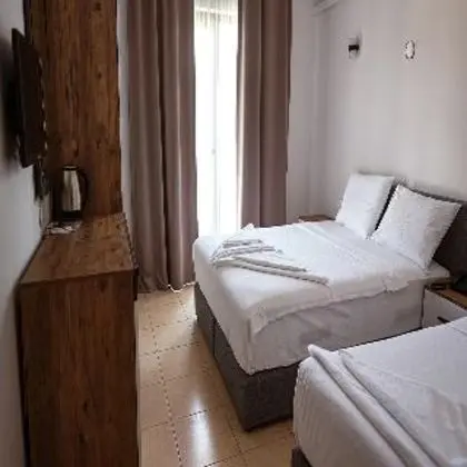 1 Çift Kişilik Veya 2 Tek Kişilik Yatak