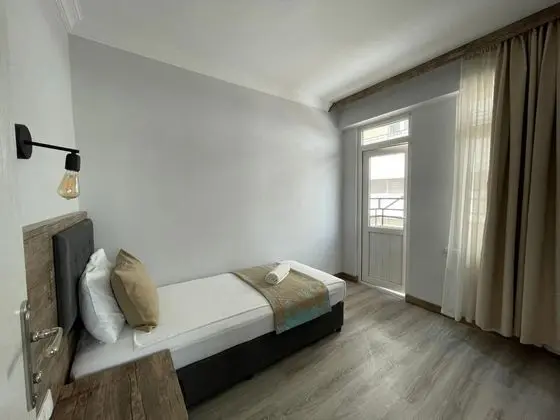 Bağlantılı Oda, Kara Manzaralı, Balkonlu