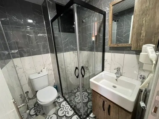 Standart Oda, Kara Manzaralı, Balkonlu