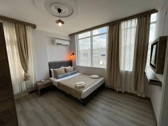 Standart Oda, Kara Manzaralı, Balkonlu