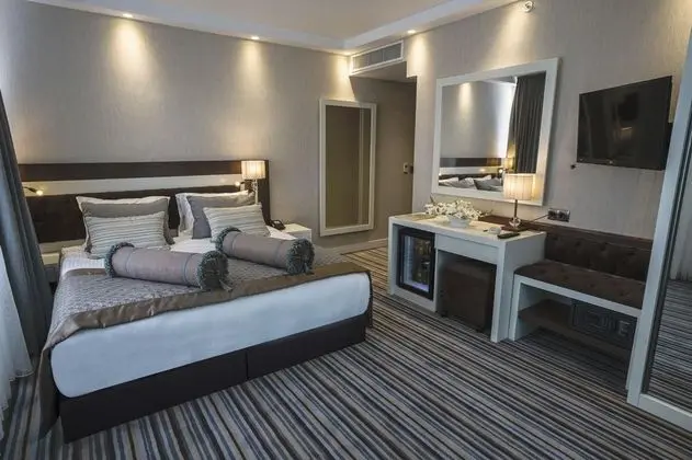 Standart Oda, Sokak Manzaralı