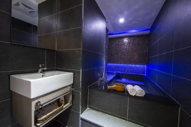 Deluxe Dört Kişilik Oda