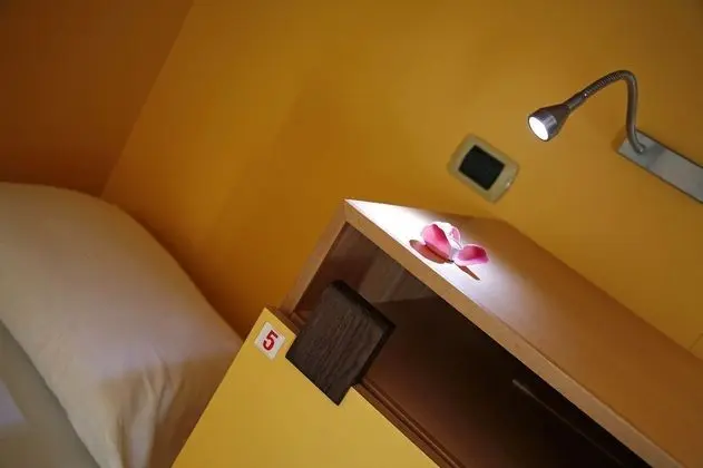 Ortak Ranzalı Oda, Sadece kadınlar için, Özel Banyo