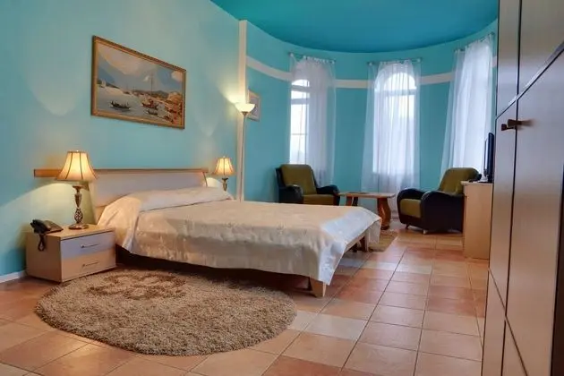 Comfort Tek Büyük Yataklı Oda