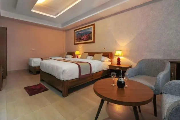 Deluxe Üç Kişilik Oda, Birden Çok Yatak