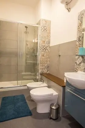 Comfort Üç Kişilik Oda, Banyolu/Duşlu