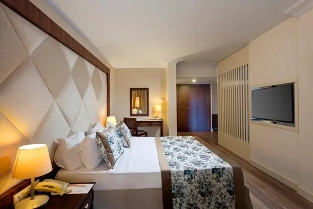 https://images.etstur.com/files/images/hotelImages/TR/216258/l/Seven-Seas-Hotel-Life-Kemer-Oda-337042.jpg