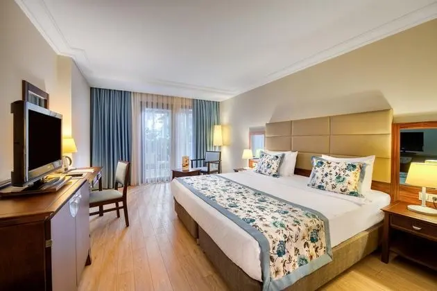 https://images.etstur.com/files/images/hotelImages/TR/216258/l/Seven-Seas-Hotel-Life-Kemer-Oda-338101.jpg