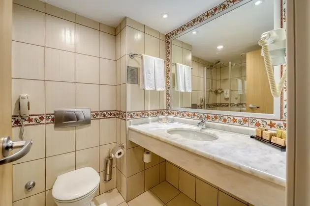 https://images.etstur.com/files/images/hotelImages/TR/216258/l/Seven-Seas-Hotel-Life-Kemer-Oda-338110.jpg