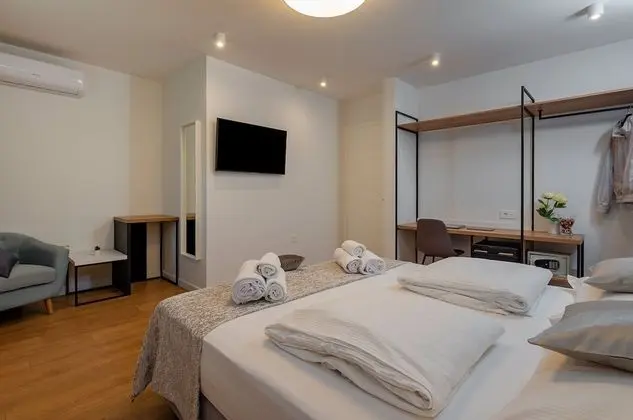 Deluxe Tek Büyük veya İki Ayrı Yataklı Oda, Balkon, Bahçe Manzaralı (3)