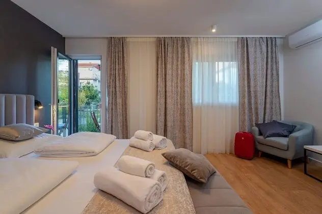 Deluxe Tek Büyük veya İki Ayrı Yataklı Oda, Balkon, Bahçe Manzaralı (3)