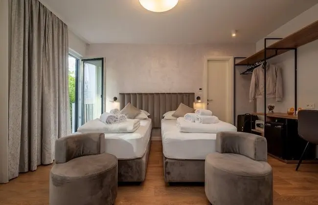 Deluxe Tek Büyük veya İki Ayrı Yataklı Oda, Balkon, Şehir Manzaralı (2)