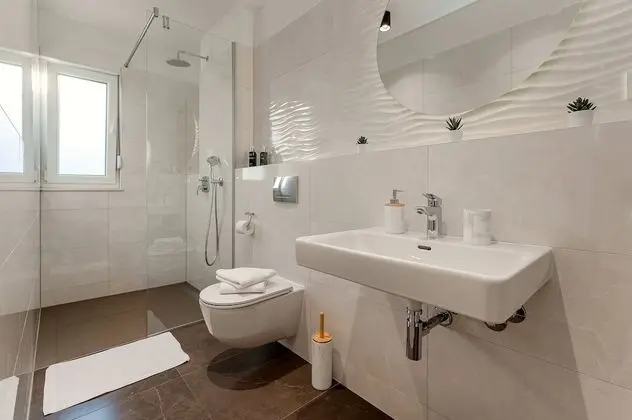 Deluxe Tek Büyük veya İki Ayrı Yataklı Oda, Balkon, Şehir Manzaralı (2)