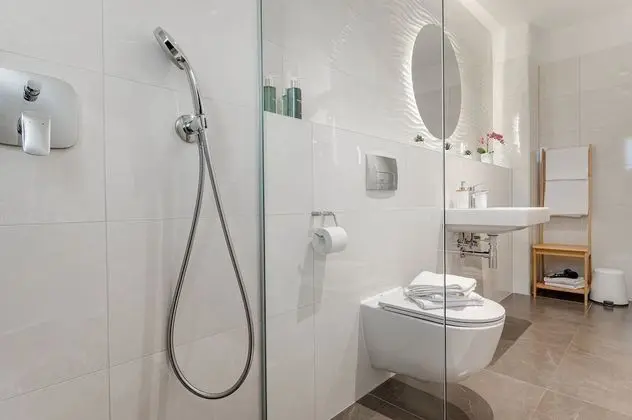 Deluxe Tek Büyük veya İki Ayrı Yataklı Oda, Balkon, Şehir Manzaralı (2)