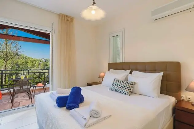 Villa (for six people)