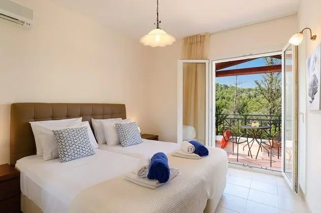 Villa (for six people)