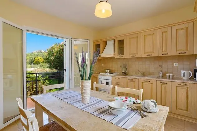 Villa (for six people)