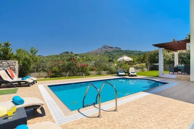 Villa (for six people)