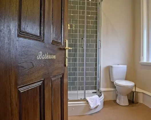 Deluxe Tek Büyük Yataklı Oda, Banyolu/Duşlu