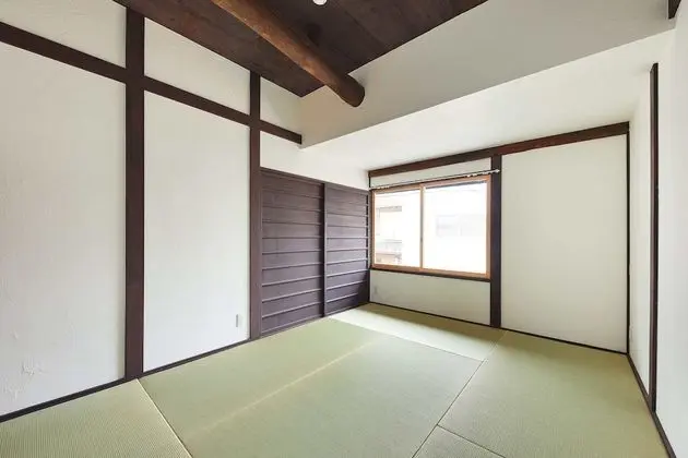 Ev (Second Floor)