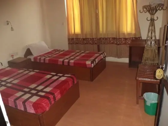 Standard Tek Büyük veya İki Ayrı Yataklı Oda, Sigara İçilebilir