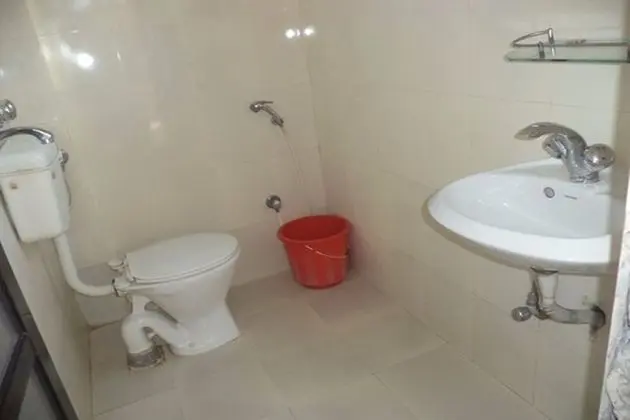 Standard Tek Büyük veya İki Ayrı Yataklı Oda, Sigara İçilebilir
