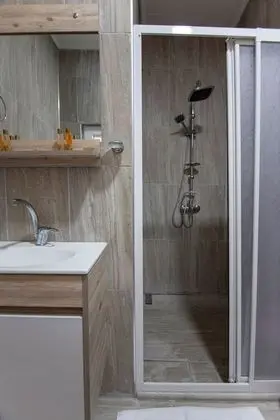 Honeymoon Tek Büyük Yataklı Oda
