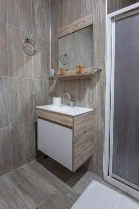 Honeymoon Tek Büyük Yataklı Oda