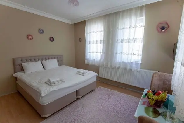 Traditional Tek Büyük Yataklı Oda