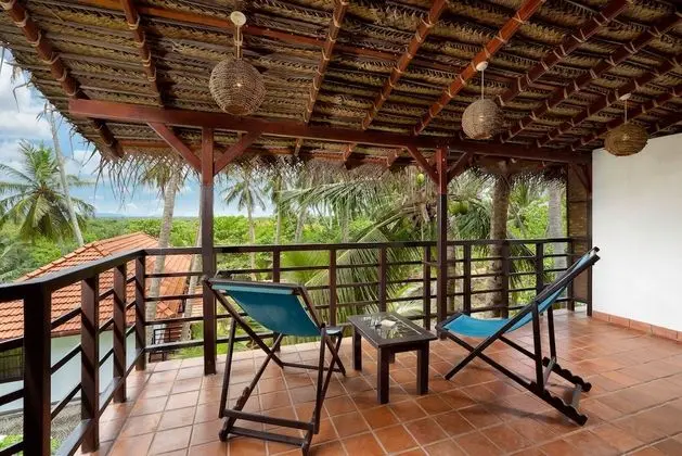 Tek Büyük Yataklı Oda, Balkon, Bahçe Manzaralı