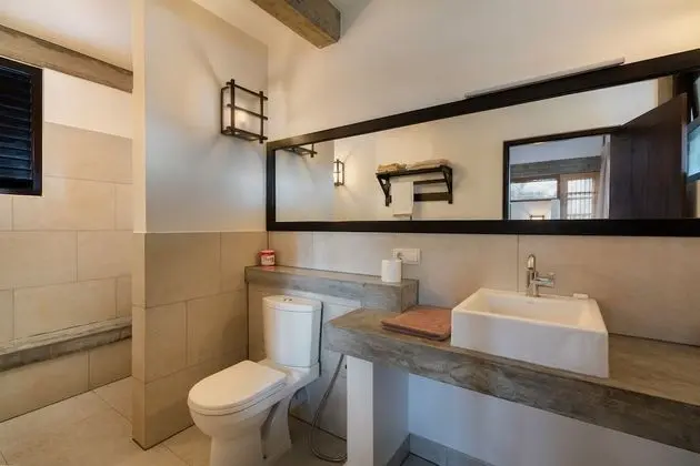 Tek Büyük Yataklı Oda, Balkon, Bahçe Manzaralı