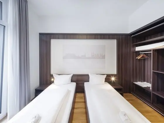 Basic Tek Büyük veya İki Ayrı Yataklı Oda, Balkon