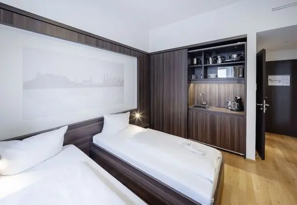 Basic Tek Büyük veya İki Ayrı Yataklı Oda, Balkon