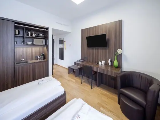 Basic Tek Büyük veya İki Ayrı Yataklı Oda, Balkon