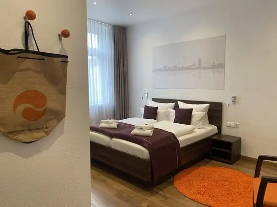 Business Tek Büyük Yataklı Oda