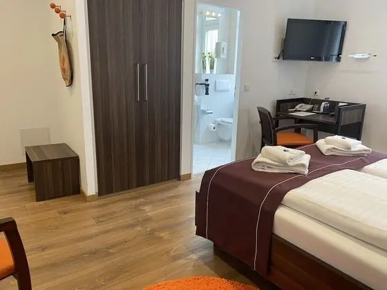 Business Tek Büyük Yataklı Oda