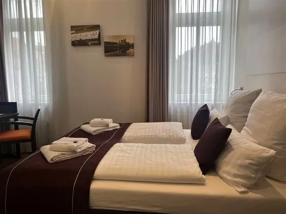 Business Tek Büyük Yataklı Oda