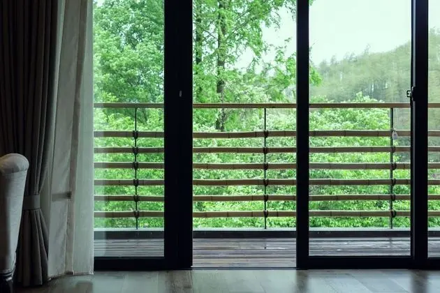 Exclusive Tek Büyük Yataklı Oda