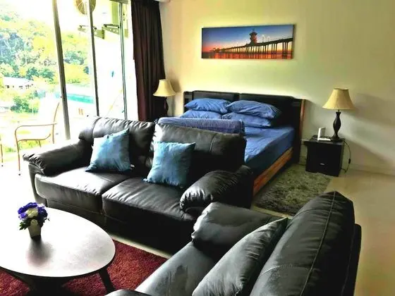 Deluxe Studio