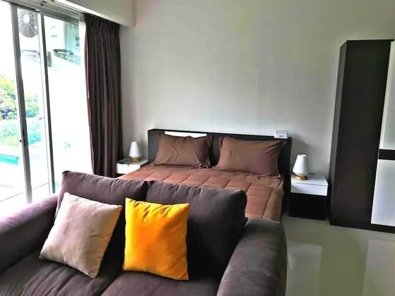 Deluxe Studio