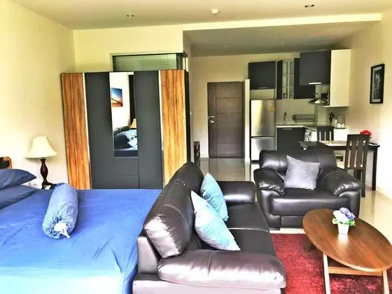 Deluxe Studio