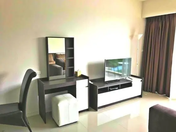 Deluxe Studio