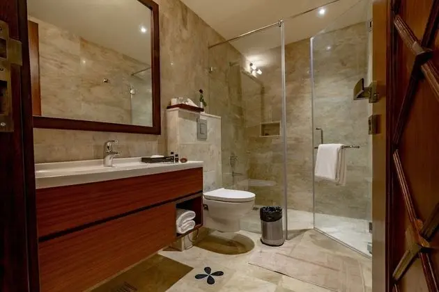 Luxury Oda