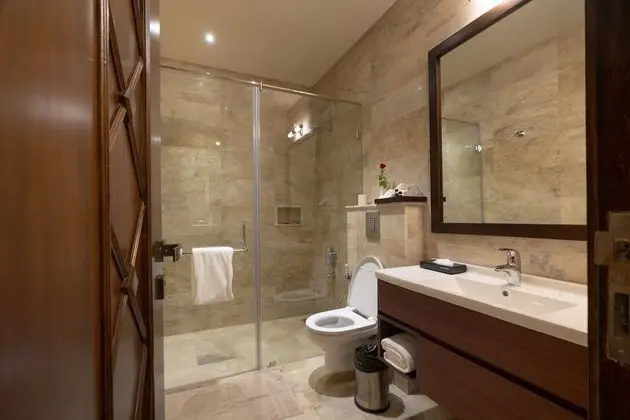Luxury Oda