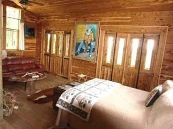 Oda (Overlook Suite - Private Bathroom)