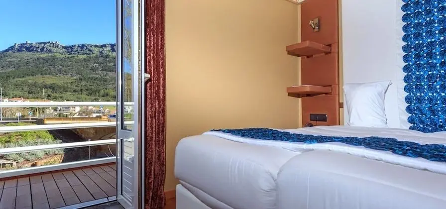 Standard Tek Büyük veya İki Ayrı Yataklı Oda, Nehir Manzaralı