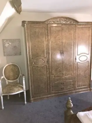 Büyük Yataklı Tek Kişilik Oda
