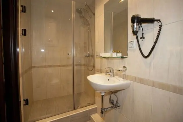 Standard Tek Büyük Yataklı Oda