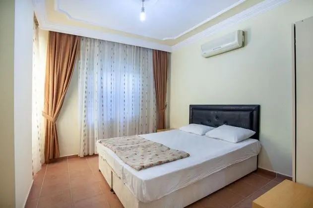 1+1 Daire, Bahçe Manzaralı, Havuzlu