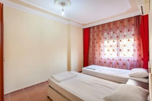 1+1 Daire, Bahçe Manzaralı, Havuzlu